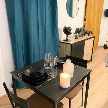 / Nid / Paisible Hyper Centre *